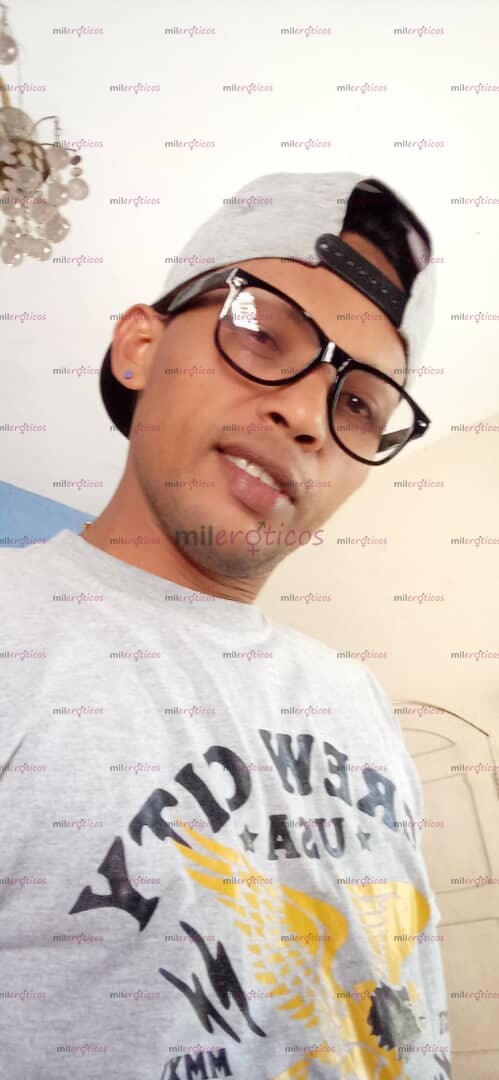 FOTOS DE TU MORENITO COMPLACIENTE, HONESTO, SINCERO, CALIENTE