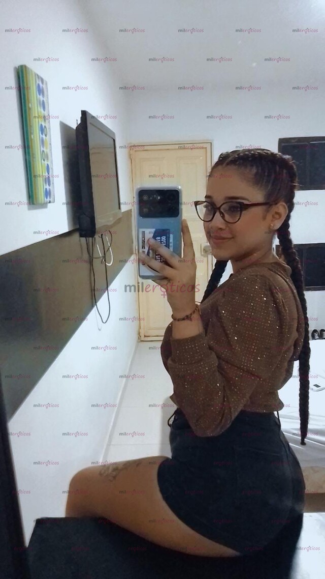 FOTOS DE EXPERTA EN MASAJES EROTICOS CON FINAL FELIZ. SOY KARLY SCORT VIP