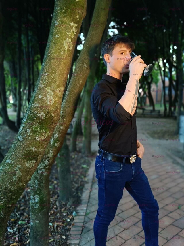 FOTOS DE PLACER AMOR Y LEALTAD PONTE COMO PRIORIDAD JOVEN ESPAÑOL