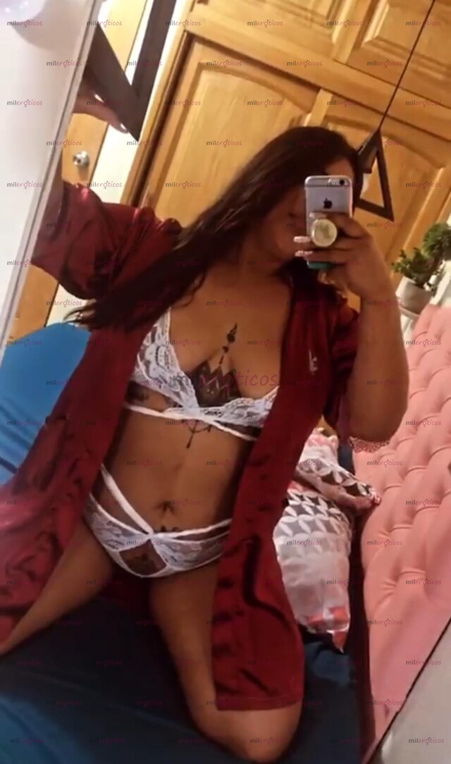 FOTOS DE HERMOSA CHICA VOLUPTUOSA, CALIENTE Y CON GRANDES TETAS