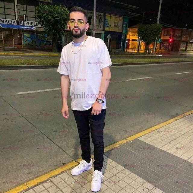 FOTOS DE 23 AÑOS INICIANDO EN EL AMBIENTE 700 POR HORA.