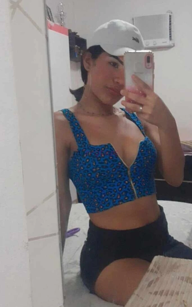 Amores estou apenas de passagem pela cidadeacabei de completar 18 anosiniciante no ramonao perca essa oportunidadesou estilo namoradinha faco oral nat...