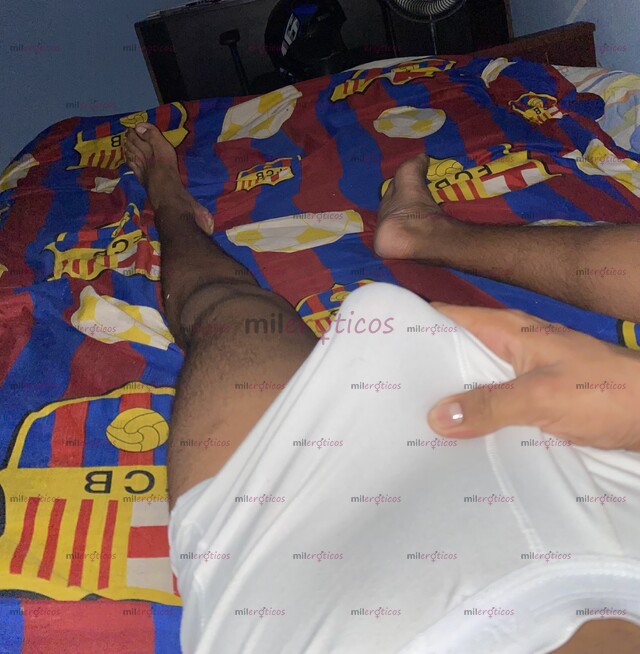 FOTOS DE JOVEN VERSÁTIL DELGADO Y MORENO LAS 24 7