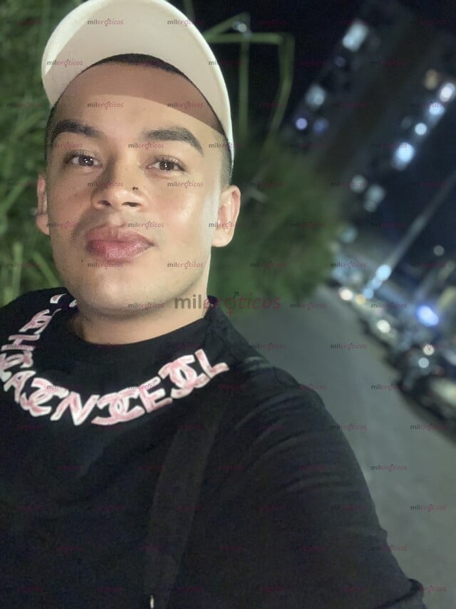 FOTOS DE MORENO SERIO COMPLACIENTE VIENE CON MUCHAS COSAS RICAS HABLA Y SABRÁS