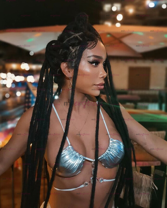 FOTOS DE JENNIFER LATINA CUERPO BRONCEADO Y MUY FIT