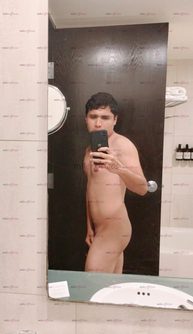 FOTOS DE SOY UN CHICO COMPLACIENTE Y SUMISO PARA QUE HACERTE GOZAR.
