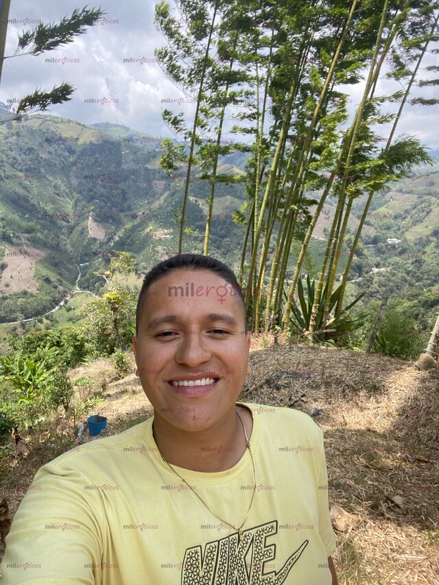 FOTOS DE ESTE PAPI PAISA ESTÁ DISPUESTO A COMPLACERTE EN TODO LO QUIERAS