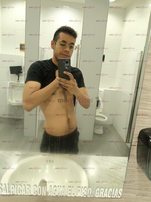 FOTOS DE SOY UN VATO TIERNO, CALIENTE, PASIVO Y FETICHISTA.