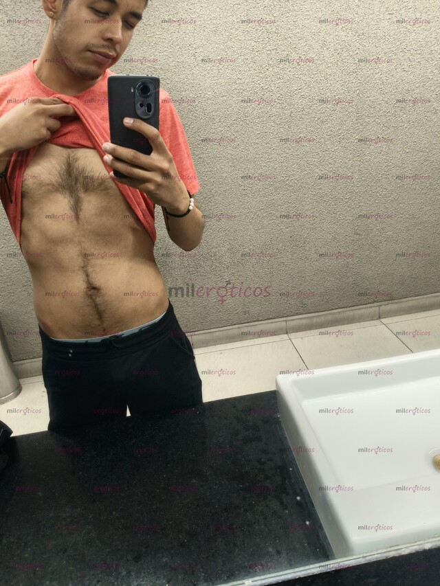 FOTOS DE SOY UN VATO TIERNO, CALIENTE, PASIVO Y FETICHISTA.