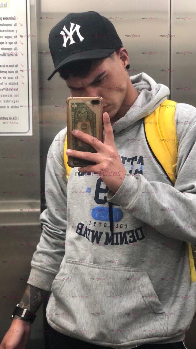 FOTOS DE MODELO INTERNACIONAL DISPUESTO A COMPLACERTE