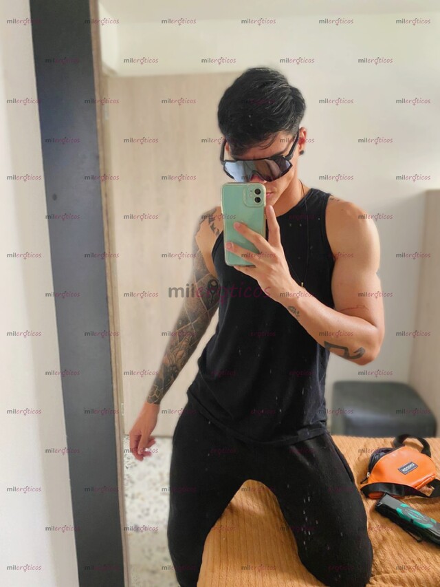 FOTOS DE MODELO INTERNACIONAL DISPUESTO A COMPLACERTE