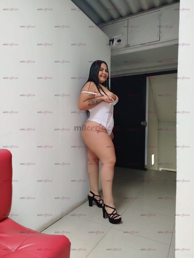 FOTOS DE LUNA CON CARITA ANGELICAL Y CUERPO VOLUPTUOSO.