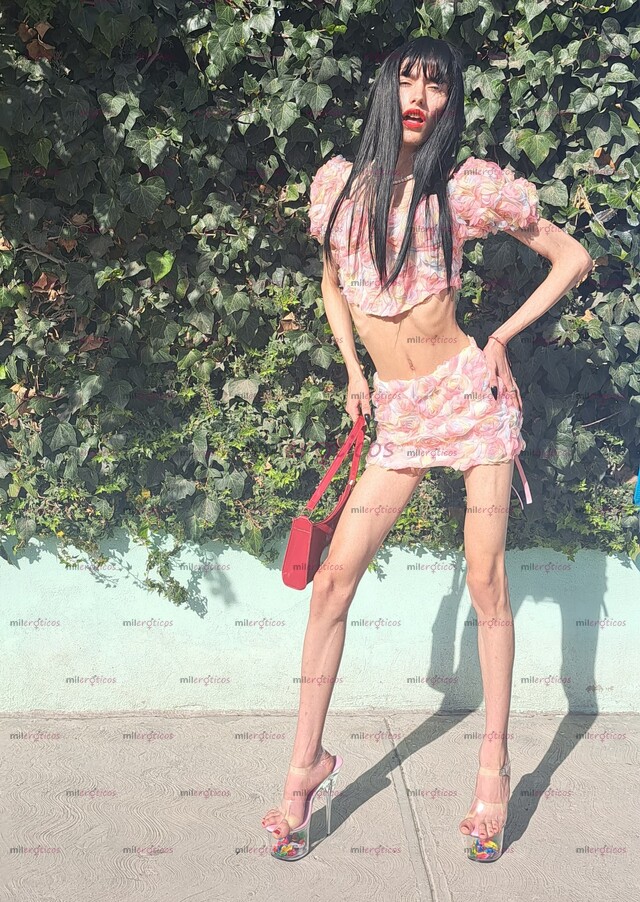 FOTOS DE SOY UNA NIÑA DE 19 AÑOS DE EDAD. ESTOY LISTA PARA COMPLACERTE PAPI