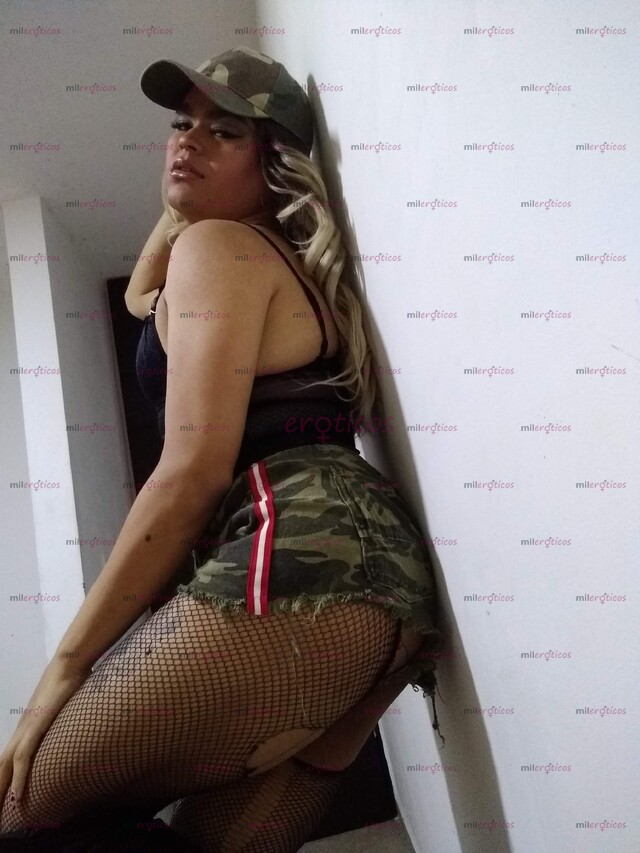 FOTOS DE LINDA TRANS, DE BUENAS CADERAS PARA CABALGARTE BEBE, DISFRUTA MI CULITO EN 4