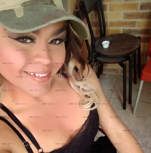 FOTOS DE LINDA TRANS, DE BUENAS CADERAS PARA CABALGARTE BEBE, DISFRUTA MI CULITO EN 4