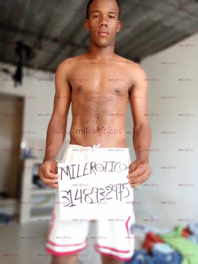 FOTOS DE JOVEN VERGÓN DE 26 AÑOS DISPUESTO A CUMPLIR TODAS TUS FANTASÍAS MIDE VERGA 23CM
