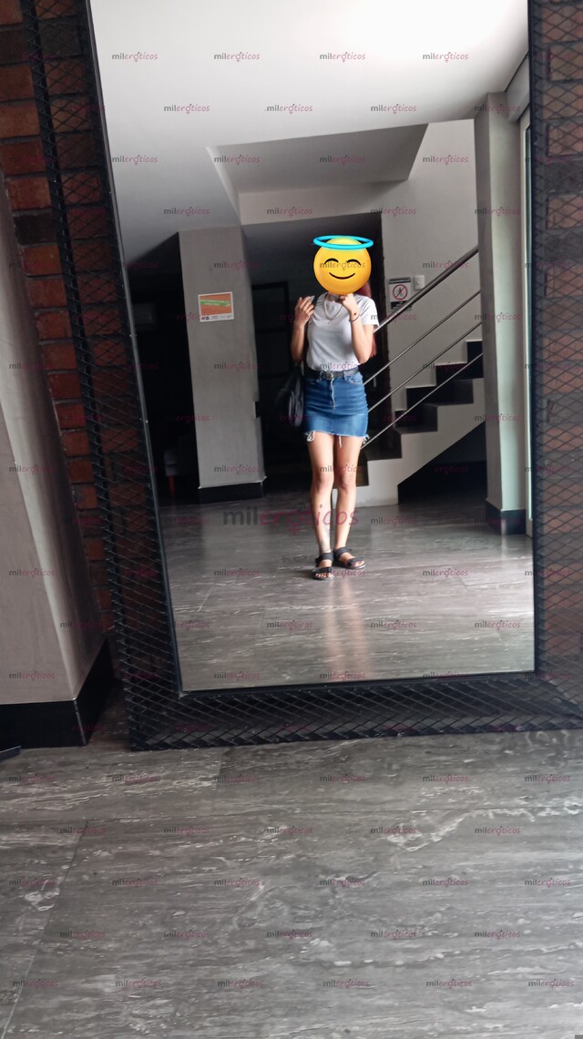 FOTOS DE MARCELA, FLAQUITA FETICHISTA ME ENCANTA COMÉRMELA TODA SUPER FLEXIBLE