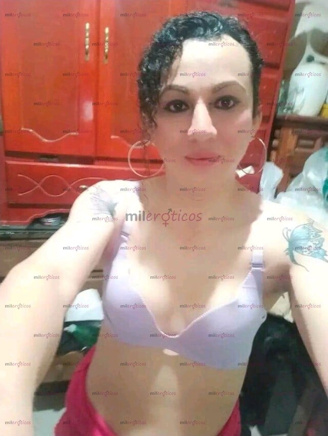FOTOS DE PAREJA SEXOSA CERCA DE TI. HOMBRE Y TRANSEX EN LA CIUDAD, MUCHO MORBO