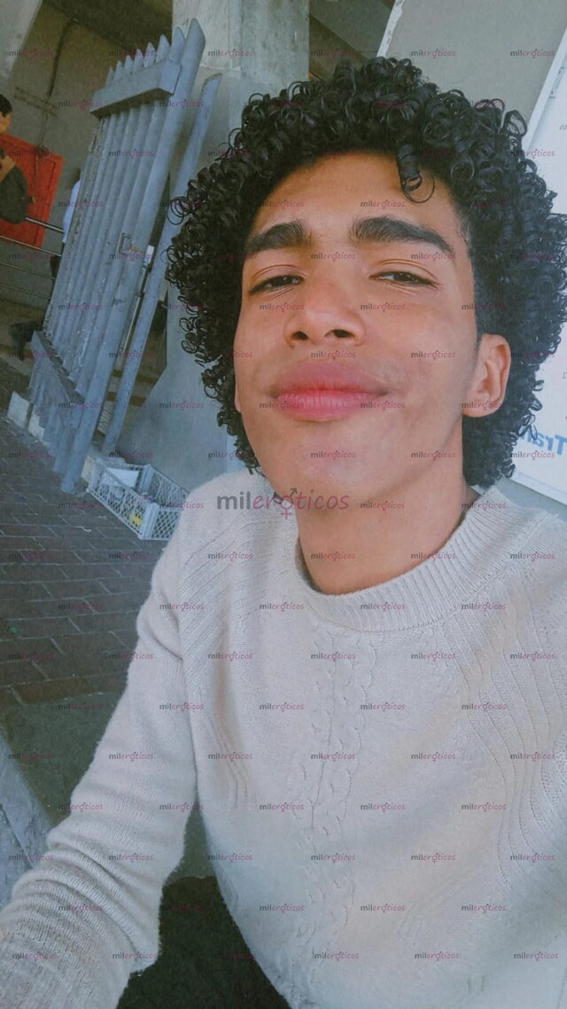 FOTOS DE JOVEN DE 26 AÑOS DE EDAD, CALIENTE Y RESPETUOSO