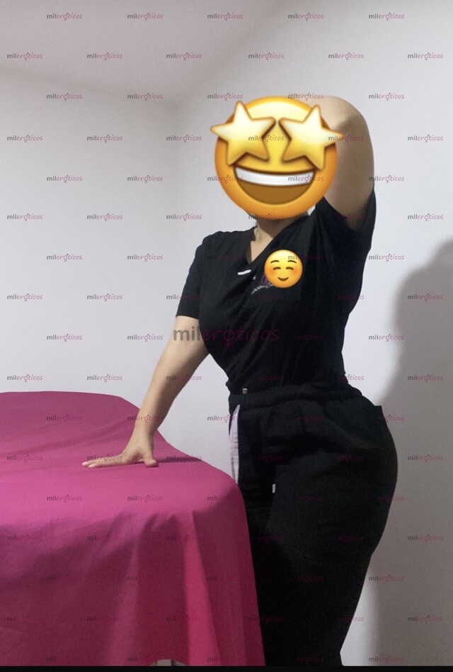 FOTOS DE FISIOTERAPEUTA Y ESTETICISTA LISTA PARA BRINDAR UNA BUEN CALIDAD DE TERAPIA