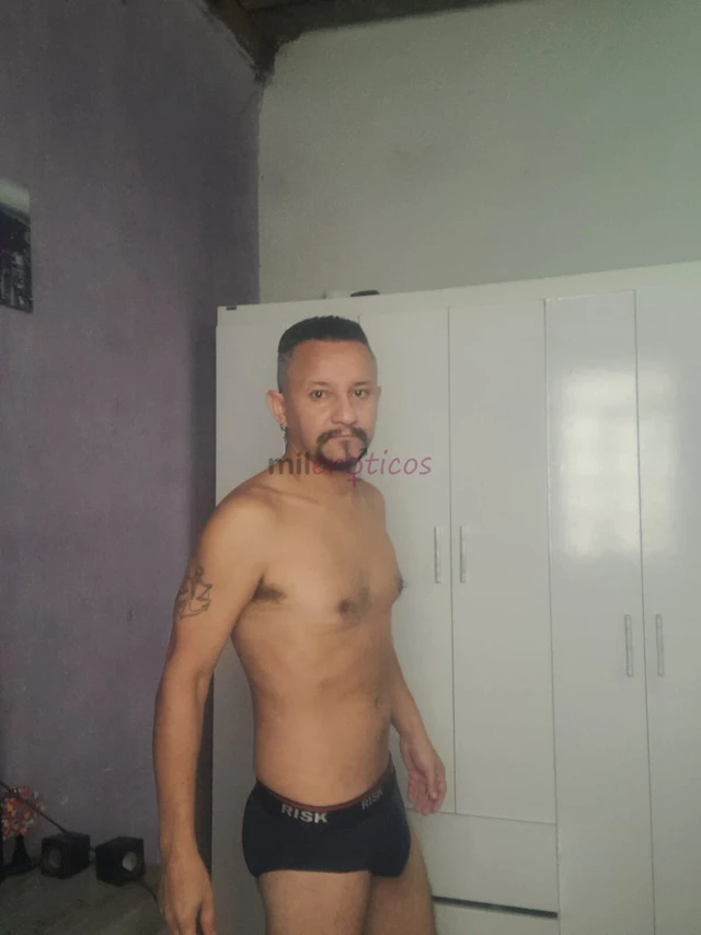 Afim de um sexo gostoso com um homem safado pirocudo e metedor chama ai nao vai se arrepender se esta cansado de garotos enfimum homem maduro companhe...