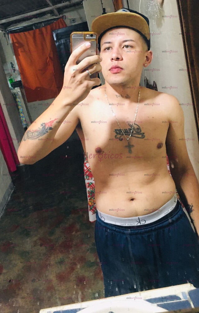 FOTOS DE SOLO DOMICILIOS, CHICO DE 23 AÑOS, DISCRETO Y DESCOMPLICADO. MORBOSO Y CALIENTE