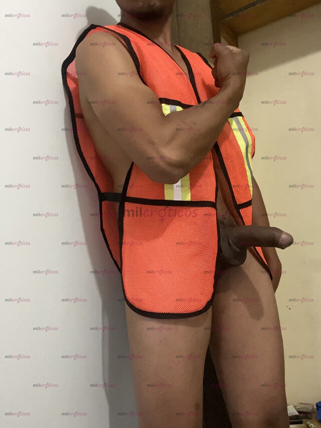 FOTOS DE CHACAL ALBAÑIL JOVEN, CALIENTE Y MUY COMPLACIENTE