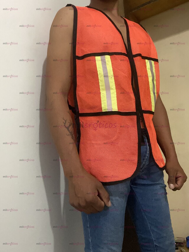 FOTOS DE CHACAL ALBAÑIL JOVEN, CALIENTE Y MUY COMPLACIENTE