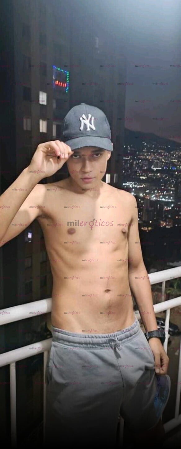 FOTOS DE SEXY MORENO , ARDIENTE DISPUESTO A COMPLACER TODAS TUS FANTASIAS SEXUALES.