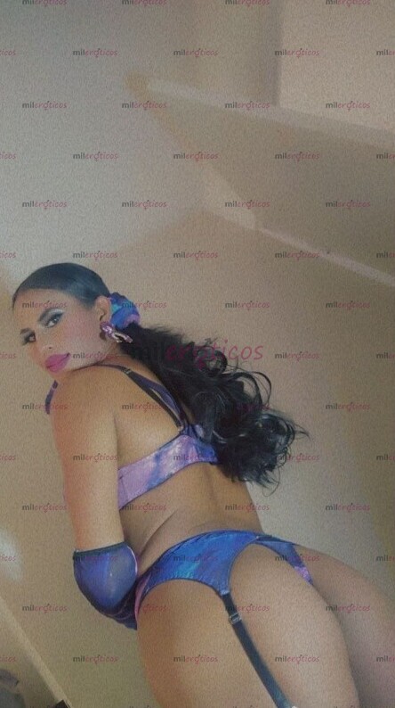 FOTOS DE TODA UNA MUJERCITA PASIVA O ACTIVA CON UN RICO CARAMELO ENTRE SUS PIERNAS