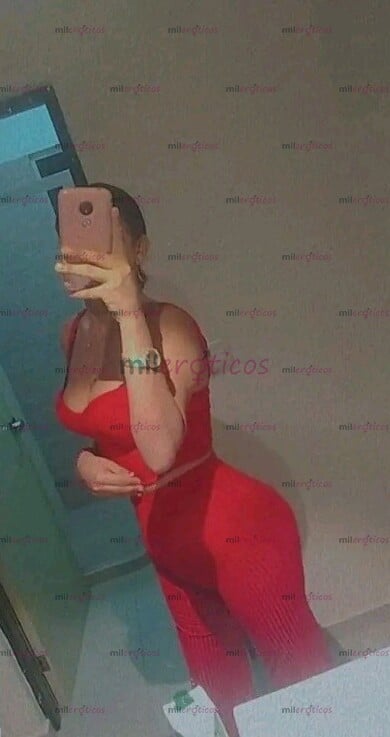 FOTOS DE TODA UNA MUJERCITA PASIVA O ACTIVA CON UN RICO CARAMELO ENTRE SUS PIERNAS