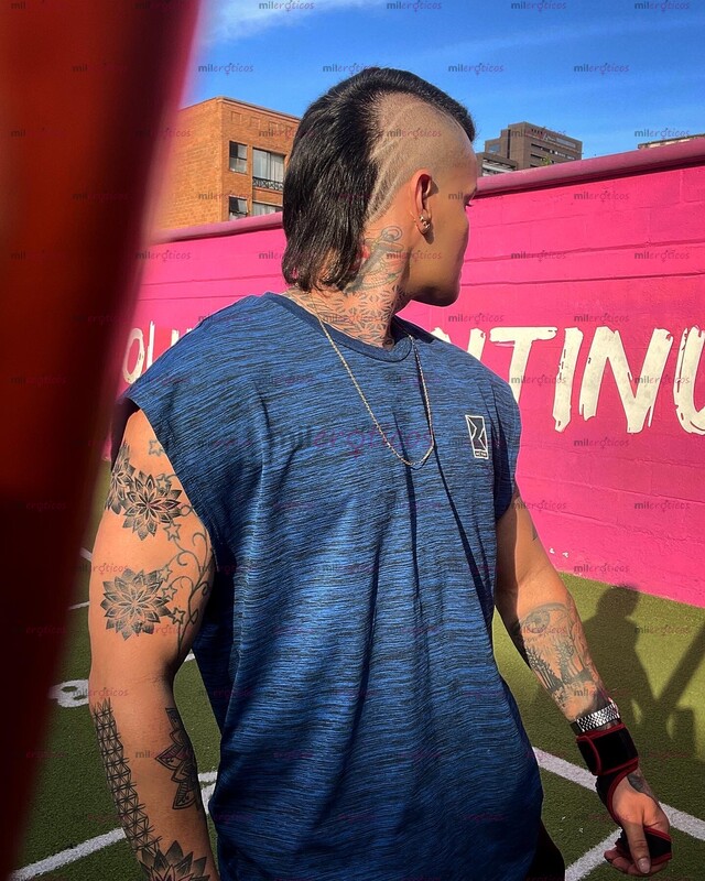 FOTOS DE MACHO TATUADO, DOBLEGACION DE MENTES FULL MORBO CUERPO HA CUERPO