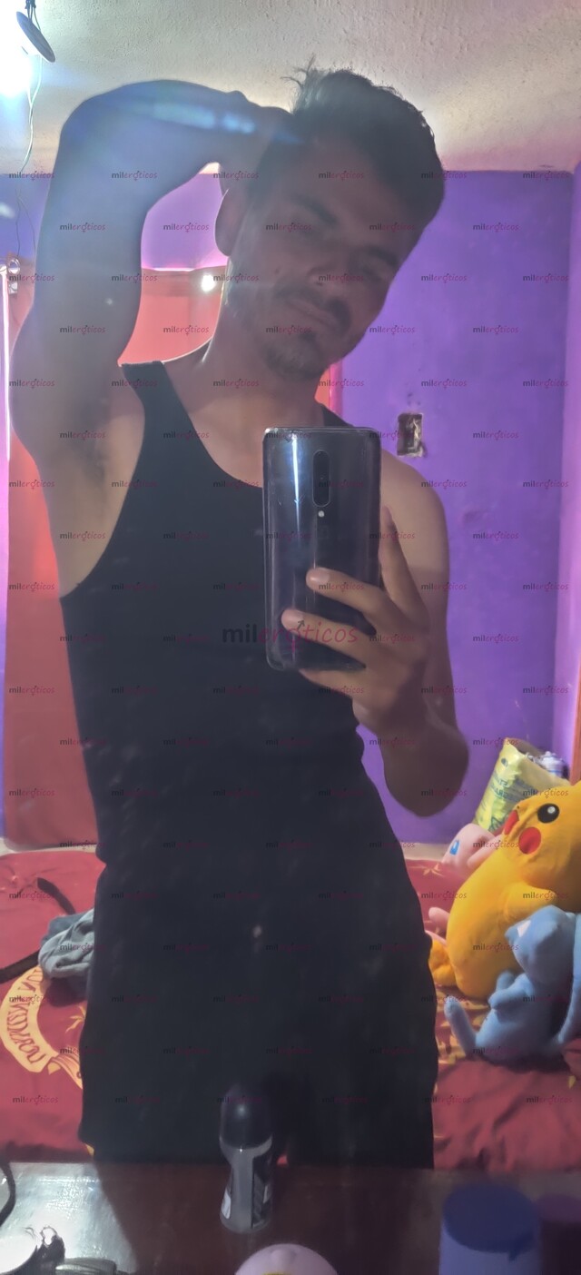 FOTOS DE CHICO MORENO COMPLACIENTE PIDE INFORMACIÓN SIN DUDAR