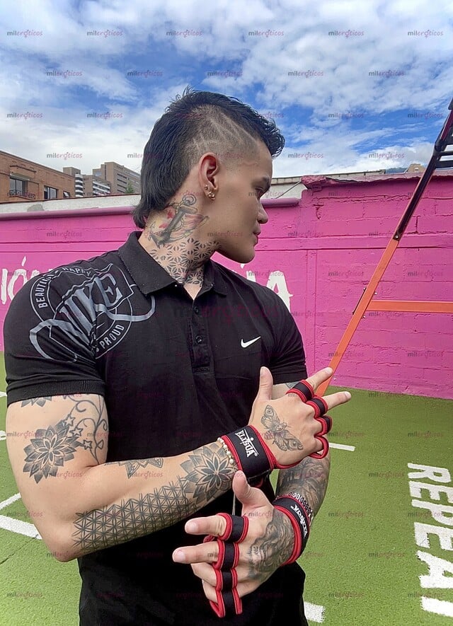 FOTOS DE MACHO TATUADO, DOBLEGACION DE MENTES FULL MORBO CUERPO HA CUERPO