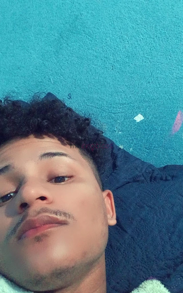 Sou novato estou atras de aventuras coisas novas topa quaser tudo se gosta do perfil e so chama novinho gostoso cheio de tesao e amor pra dar sexo gos...