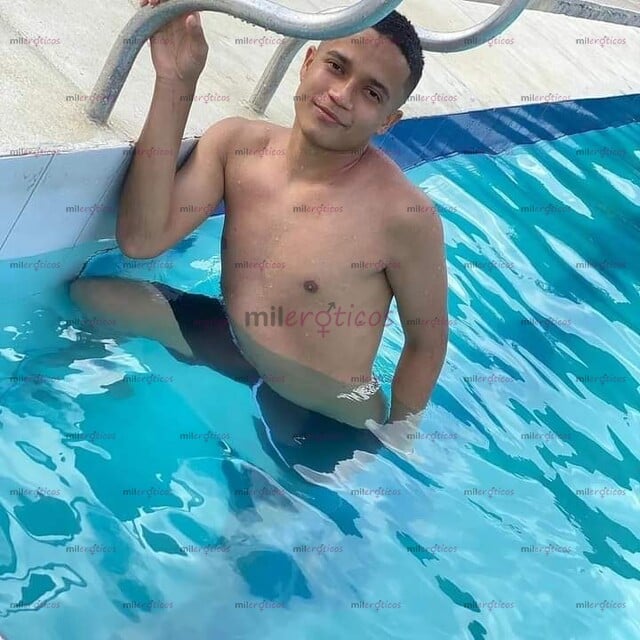 FOTOS DE SOY UN MORENO SEXY , Y MUY COMPLACIENTE EN LA CAMA Y DISPUESTO HACER INOLVIDABLE
