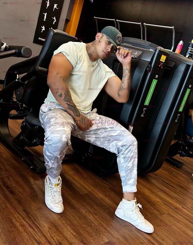 FOTOS DE MACHO CALIENTE MORBOSO, BRASOS GRANDES Y VERGA LECHERA