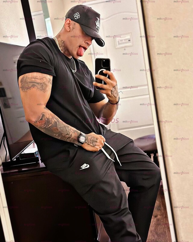 FOTOS DE MACHO CALIENTE MORBOSO, BRASOS GRANDES Y VERGA LECHERA