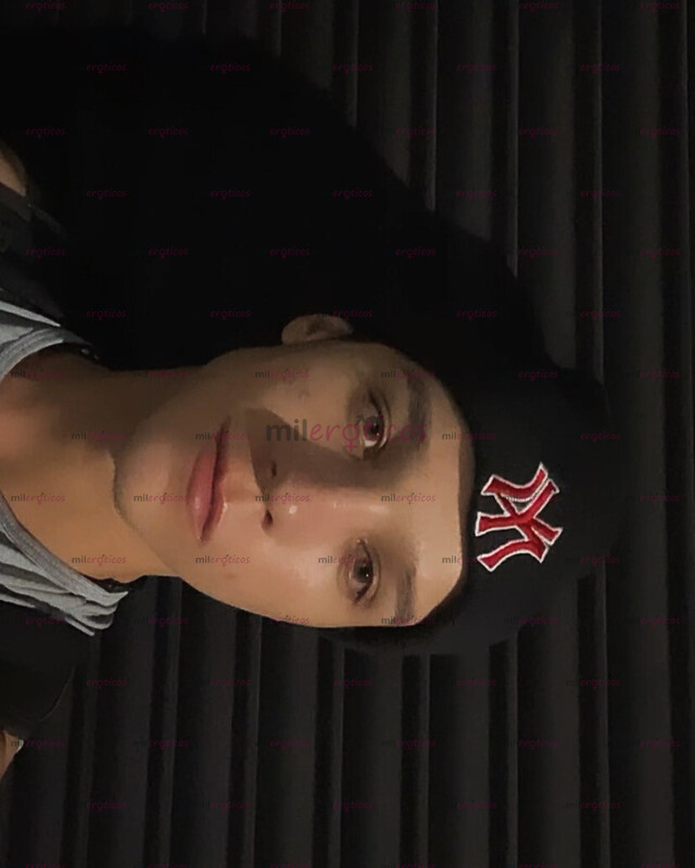 FOTOS DE JOVENCITO DOTADO DE LUJURIA, MORBO Y BUEN SEXO.