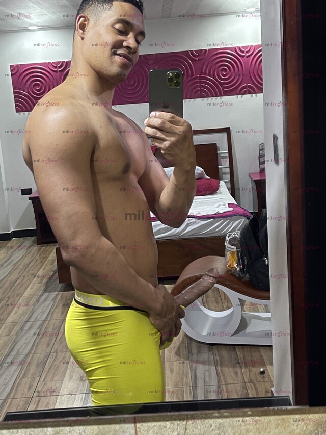 FOTOS DE MORENAZO ACTIVO TE LA CLAVA HASTA EL FONDO 22 CM DE DOTACIÓN