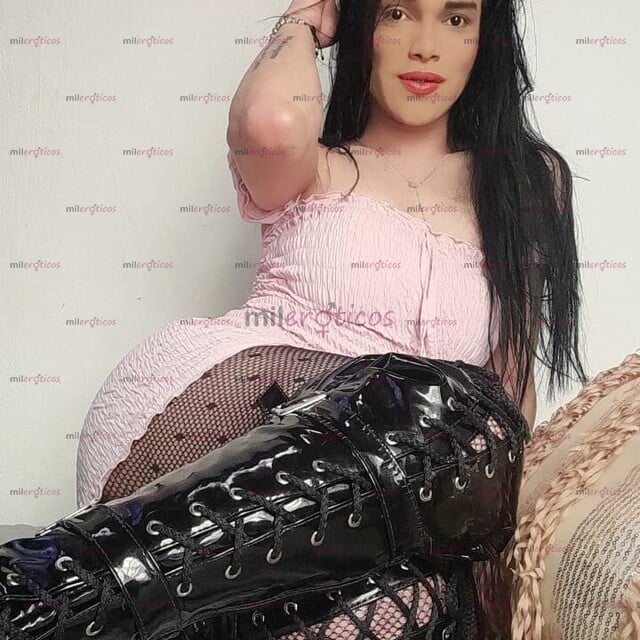 FOTOS DE HERMOSA Y FEMENINA CON 22 CM LLENO DE LECHE PARQUEO VEN