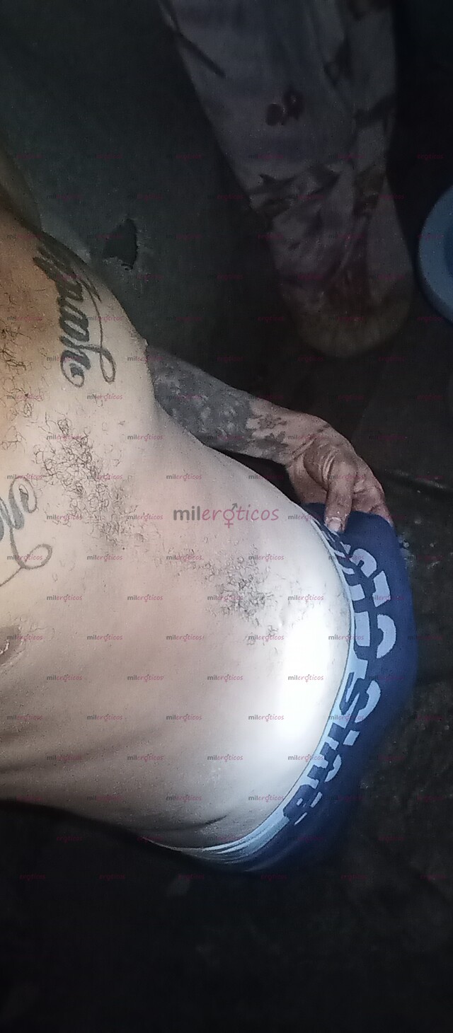 FOTOS DE SABROSO VALLENATO BIEN DOTADO CON GANAS DE MUCHO SEXO RICO VEN Y DISFRUTA
