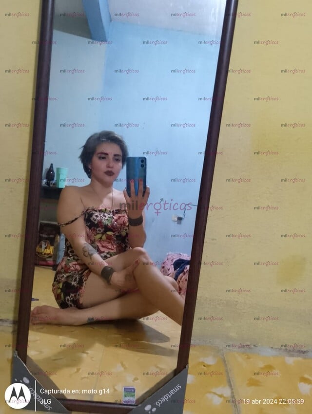FOTOS DE CHIQUITA PETTIT, DELGADITA GUAPA Y CON CLASE...DE LO BUENO POCO....
