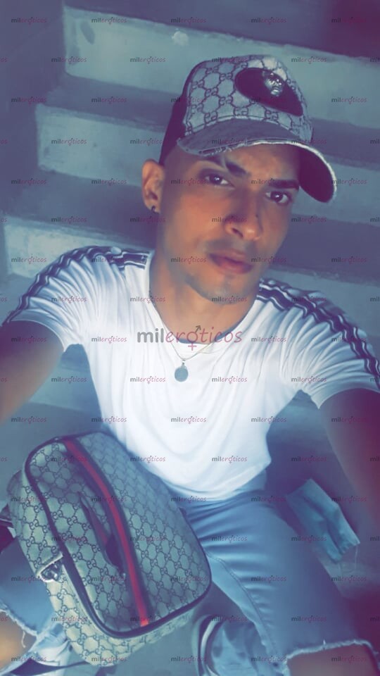 FOTOS DE FLACO UNIVERSITARIO ADICTO AL SEXO , 100% ARRECHO MAMADOR DE CULOS