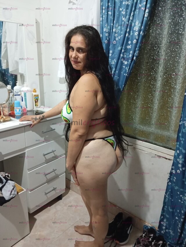 FOTOS DE DELICIOSA CHICA DE SENOS GRANDES Y PIERNAS RICAS