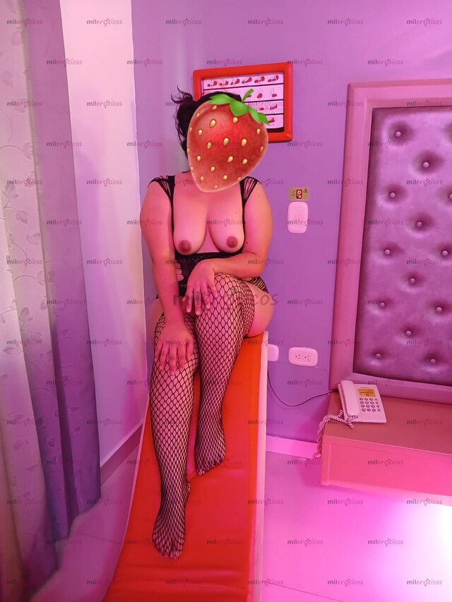 FOTOS DE HOLA AMOR SOY CATALINA UNA PELINEGRA SENSUAL Y JUGUETONA VEN Y VISITAME