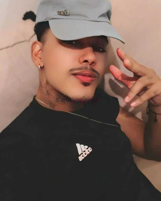 Ola tudo bem me chamo bruno estou aqui para lhe proporcionar um momento incrivel boas risadas otima companhia nao perca tempo e vamos curtir um poucoe...