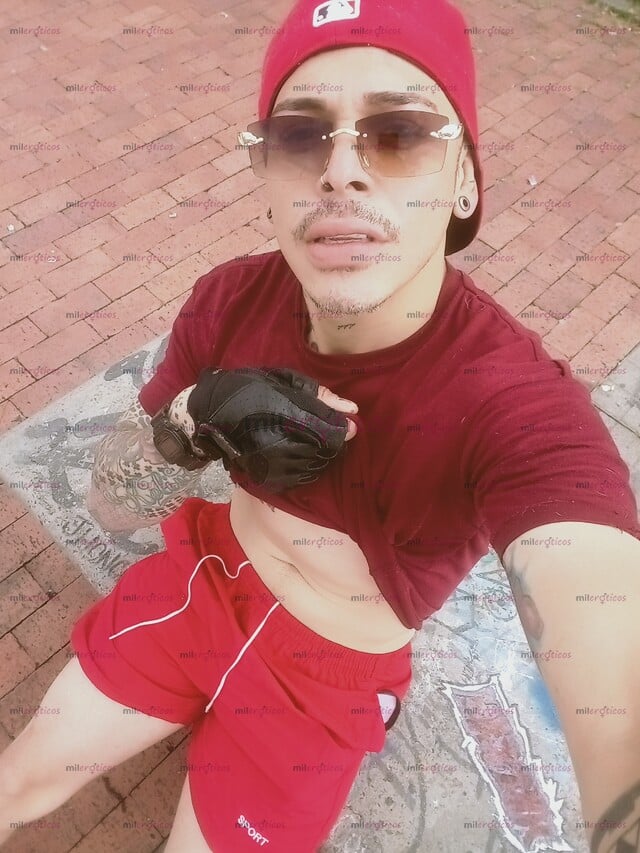 FOTOS DE VEN Y DISFRUTA DE MIS ATENCIONES TATUADO MORBOSO DOTADO NALGON SOLO PARA TÍ