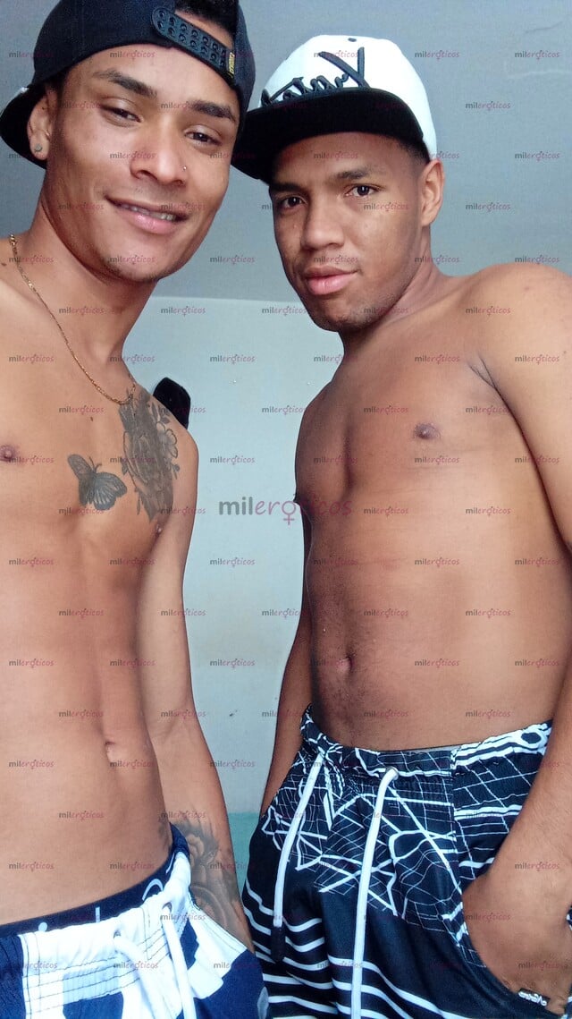 FOTOS DE SOMOS DOS JÓVENES VERGONES DISPUESTOS A DARTE MUCHO CARIÑOS Y PLACER