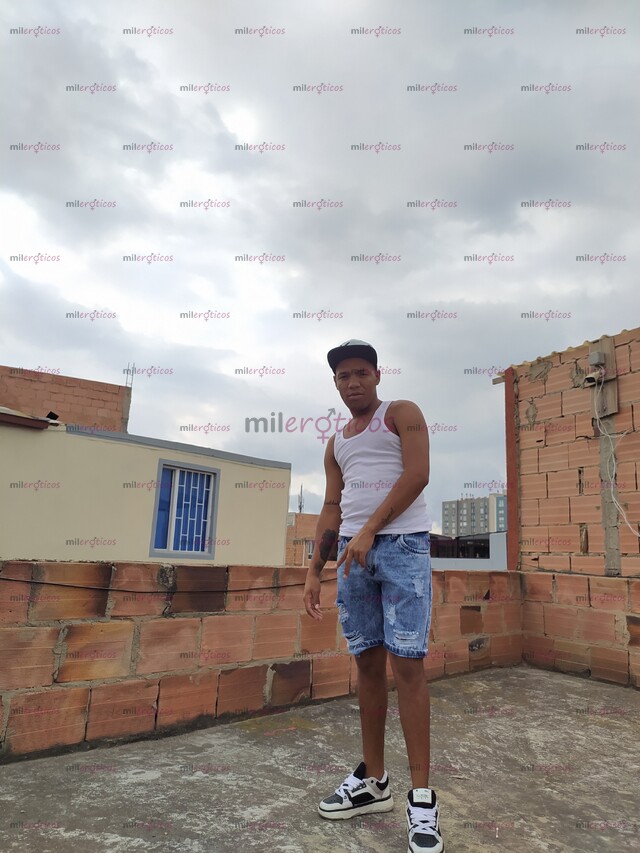 FOTOS DE SOMOS DOS JÓVENES DESCOMPLICADO Y MUY COMPLACIENTE